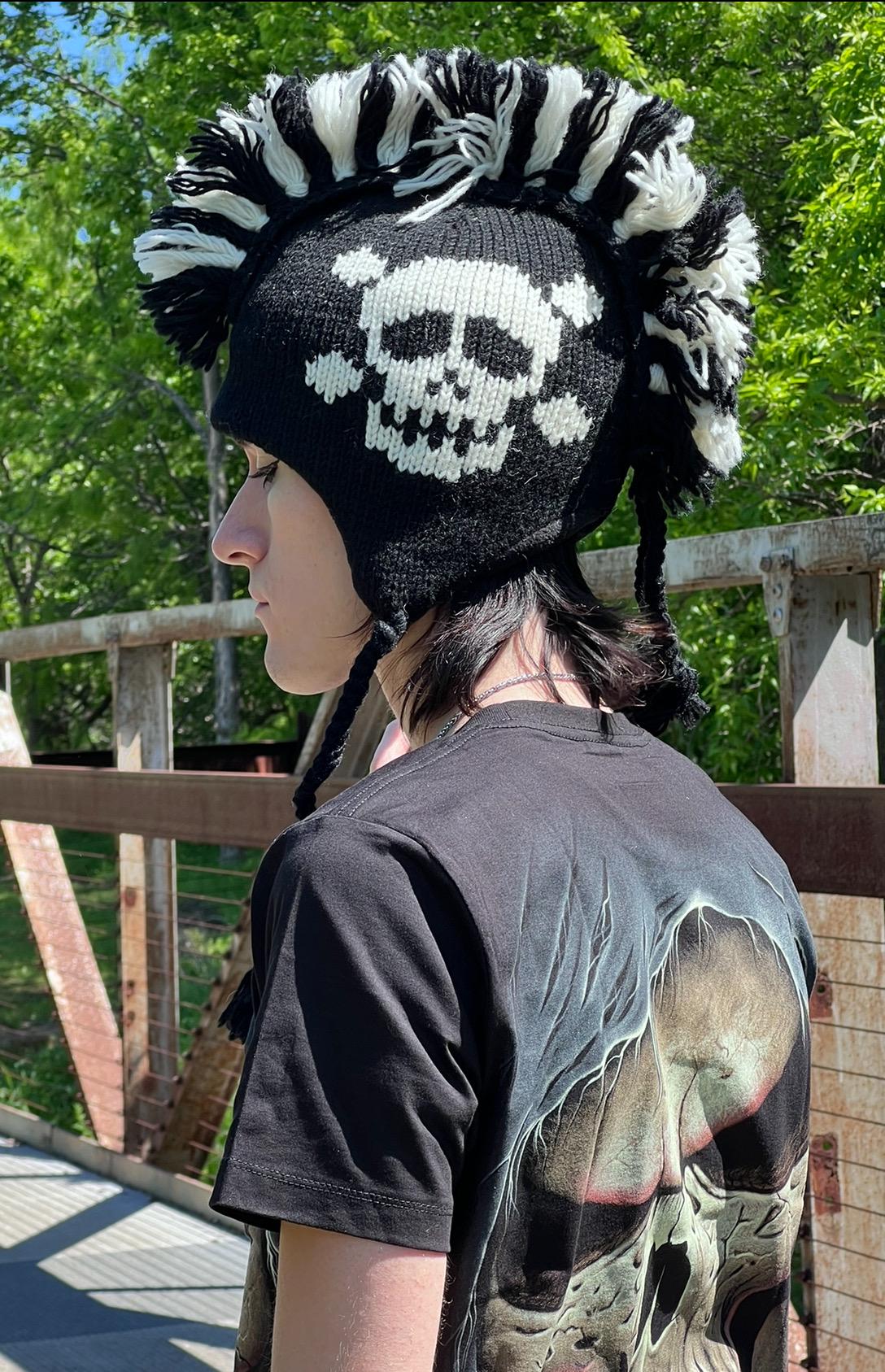 ブラックスカルキャップモヒカンスタイル、手編みスカルビーニー、冬用