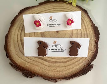 Pendientes de conejito de arcilla polimérica / tachuelas / Día de primavera / arcilla polimérica / Pendientes de Pascua / hipoalergénicos / Colores de primavera l joyería l hecho a mano / tachuelas