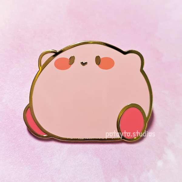 Épingle ronde en émail dur rose Boi Chonkby | Épinglette | Accessoire vestimentaire | Adorable épingle en émail kawaii | Jeu vidéo | Cadeau mignon