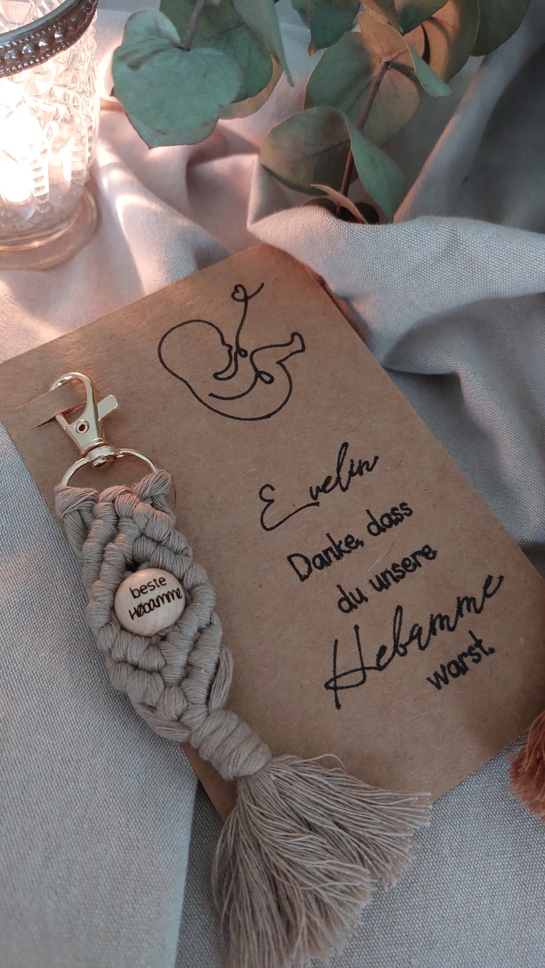 Macrame keychain, midwife gift, card, wooden ball, keychain with pearl, packaging image 2