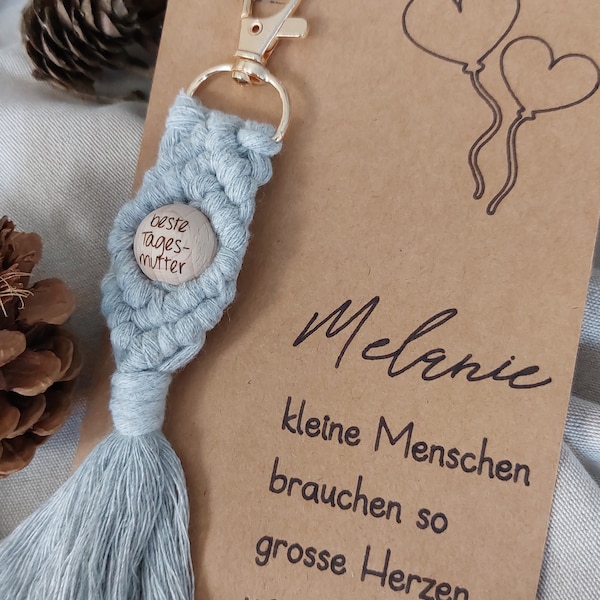 Macrame sleutelhanger, gastoudercadeau, kaartje, houten bal, sleutelhanger met parel