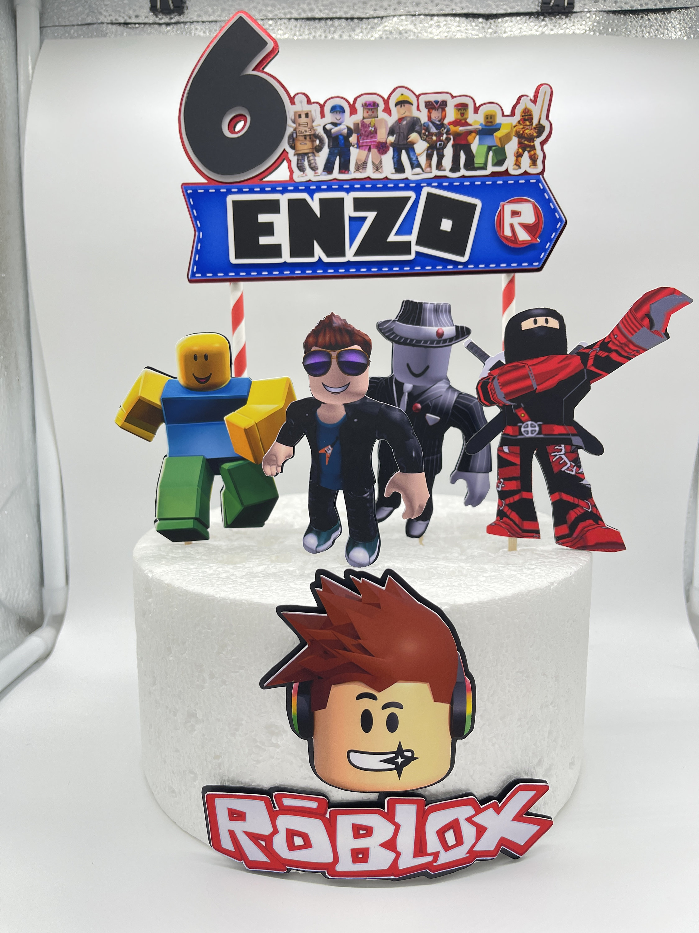 Cake topper ROBLOX👾 . . Pedidos al DM o al Wa Link en nuestro perfil🌈  #caketoppee #roblox @roblox