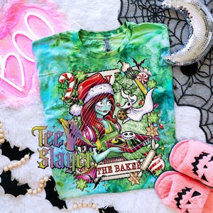 Camiseta con la carta del Tarot del panadero, dibujada y teñida a mano, camiseta festiva, camiseta espeluznante, camiseta de repostería