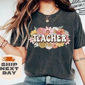 Retro teacher Shirt Comfort Colors, Teacher Shirt for Women, Teacher Appreciation Gifts for Teacher, Boho Teacher Shirts, Teacher Tshirt