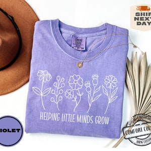 Comfort Colors® Helping Little Minds Grow, Custom Teacher Shirt, Kindergarten Shirt, Floral Teacher Shirt, Teacher Appreciation, Preschool Bild 5