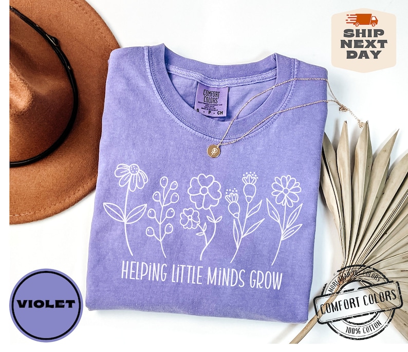 Comfort Colors® Helping Little Minds Grow, Custom Teacher Shirt, Kindergarten Shirt, Floral Teacher Shirt, Teacher Appreciation, Preschool Bild 5