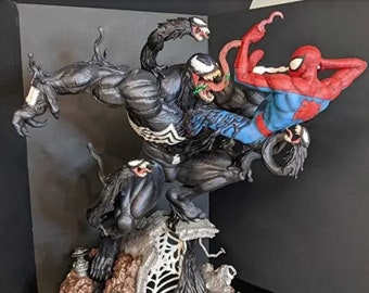 Venom vs. Spiderman Fighting 3D-Druck, Marvel-Universum-Figuren, bemalte Spiderman-Skulptur, Geschenk für Filmliebhaber, 20 cm