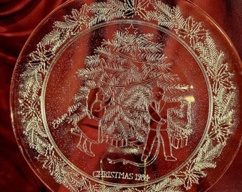 1984 Ethan Allen "Decorating the Tree" 13" Glass Platter XL Glass Christmas plate Holiday Christmas platter