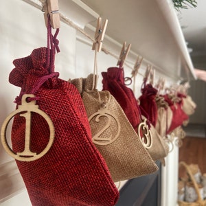 Christmas Advent Calendar numbered bag countdown set image 1