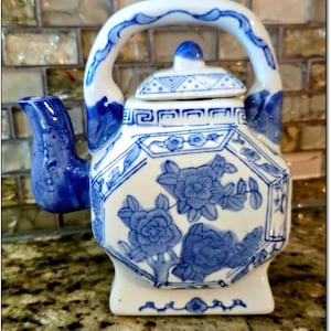 Vintage 1960-70s Chinoiserie Chrysanthemum Flower Hexagon Chinese Glazed Porcelain Tea Pot with Lid. 20 Dollars. OPDC-0200
