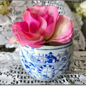 Chinese Porcelain Bitong Brush Pot with Yongzheng Seal Mark – Blue & White Dao Ma Ren, Possible Republic Period. 95 Dollars. OPDC-0340