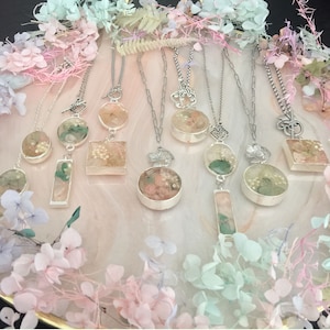 Fairy Garden Real Dried flower resin pendant necklace jewellery pressed preserved flowers hydrangea wild botanical handmade. Great Gifts
