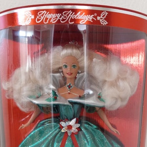 1995 Happy Holiday Barbie, 8th in series, 1st run Sold out, 2nd run delivered after Christmas 1995, Green Dress Silver Holly, NRFB