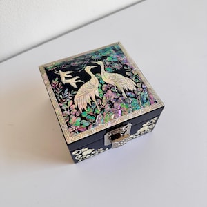 Black Jagae Jewelry Box | Korean Mother of Pearl Keepsake Box | Handmade Lacquerware | Velvet Jewelry Case