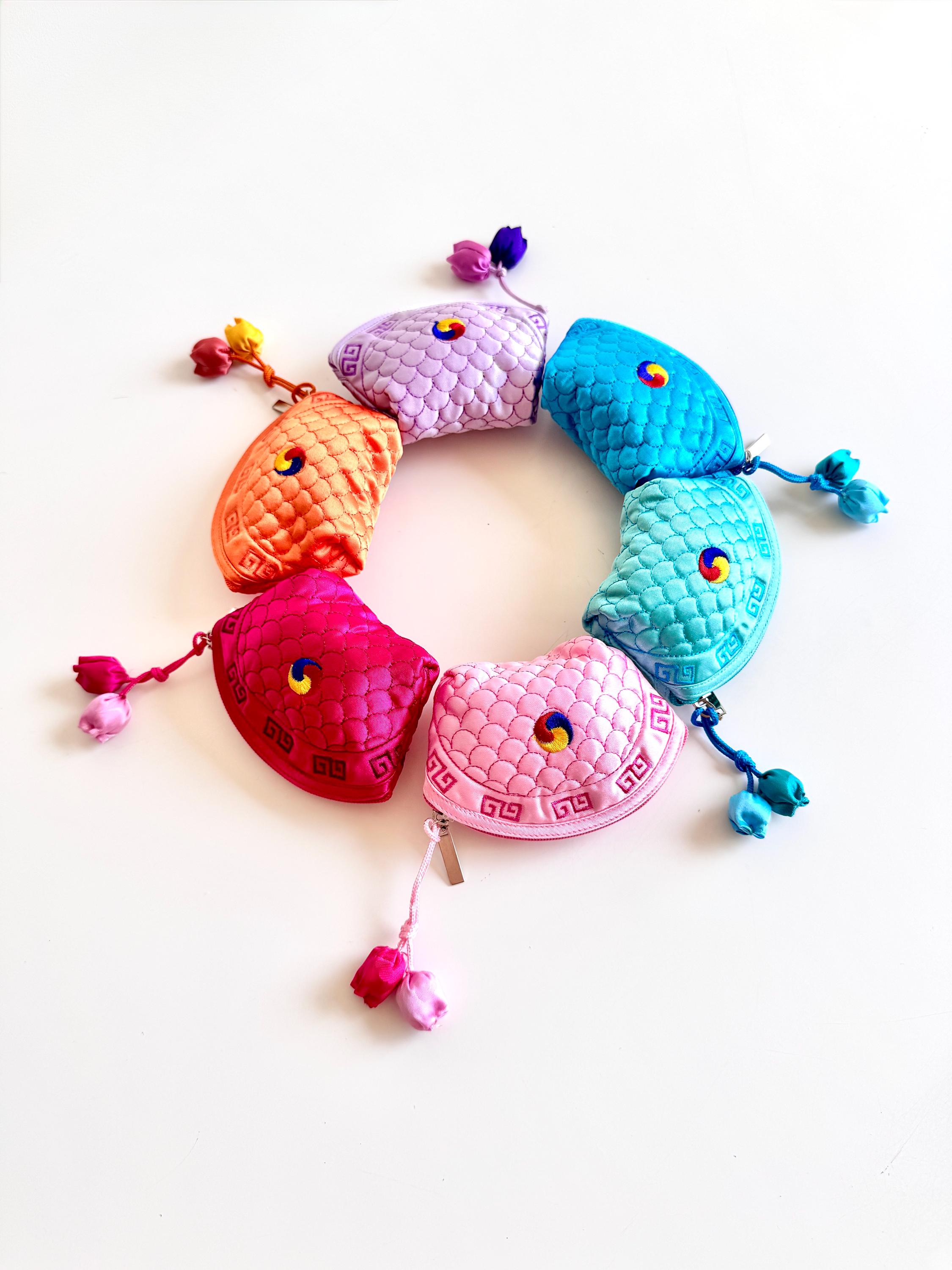 韓国伝統のコインポーチ｜ノリゲタッセル付き刺繍ミニ財布｜マルチ 