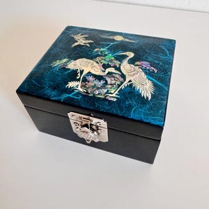 Traditional Korean Jagae Jewelry Box | Mother of Pearl Keepsake Box | Korean Lacquerware Gift