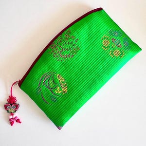 Traditioneller koreanischer bestickter Beutel | Grüne Zipper Bag mit Norigae Anhänger | Kulturelle Geschenktasche