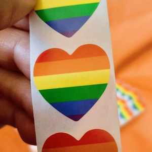 Autocollants COEUR Fierté Gay LGBTQ Arc-en-ciel 2.5 cm x 2.5 cm, 1 x 1 inch, Drapeau Arc-en-ciel Lgbt défilé, Fête des mères, 25 ou 50