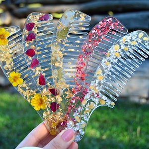 Real Dried Pressed Flowers Decorative Resin Custom Hair Comb, Cute Hair Brush, Gifts For Her, Birthday Gift, Bridesmaid Comb, Child's Gif