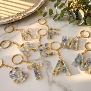 Hydrangea Floral Epoxy Resin Keychain, Letter Key Chain, Initial Keyring, Key Chains For Women, Christmas Gift