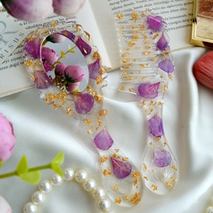 Retro Real Flower Resin Comb & Hand Mirror Set︱Vanity Accessories︱Valentines Day Gift︱Cute Hair Accessories︱Bridesmaids Gift︱Women Gift︱