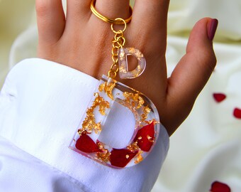 Personalized Flowers Letter Keychain Floral Initial Keyring Pressed Flower Custom Resin Keychain Gold Leaf Valentines Gift For Her