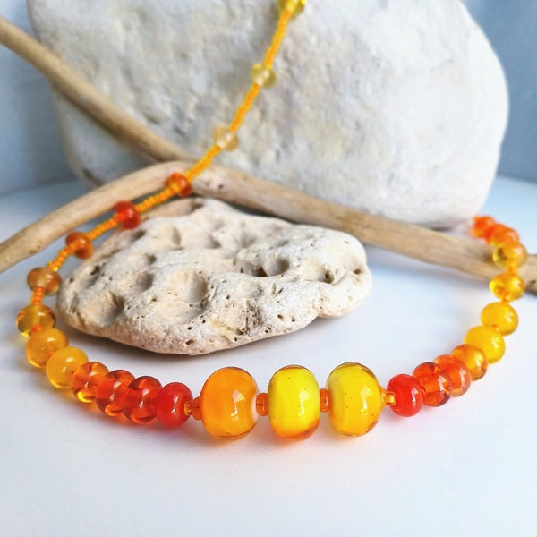 Collier de Perles Orange Jaune, Perles Artisanales Verre Filé au Chalumeau et Rocailles Verre de Bohême, Collier Mi-Long "Soleil d'Automne"