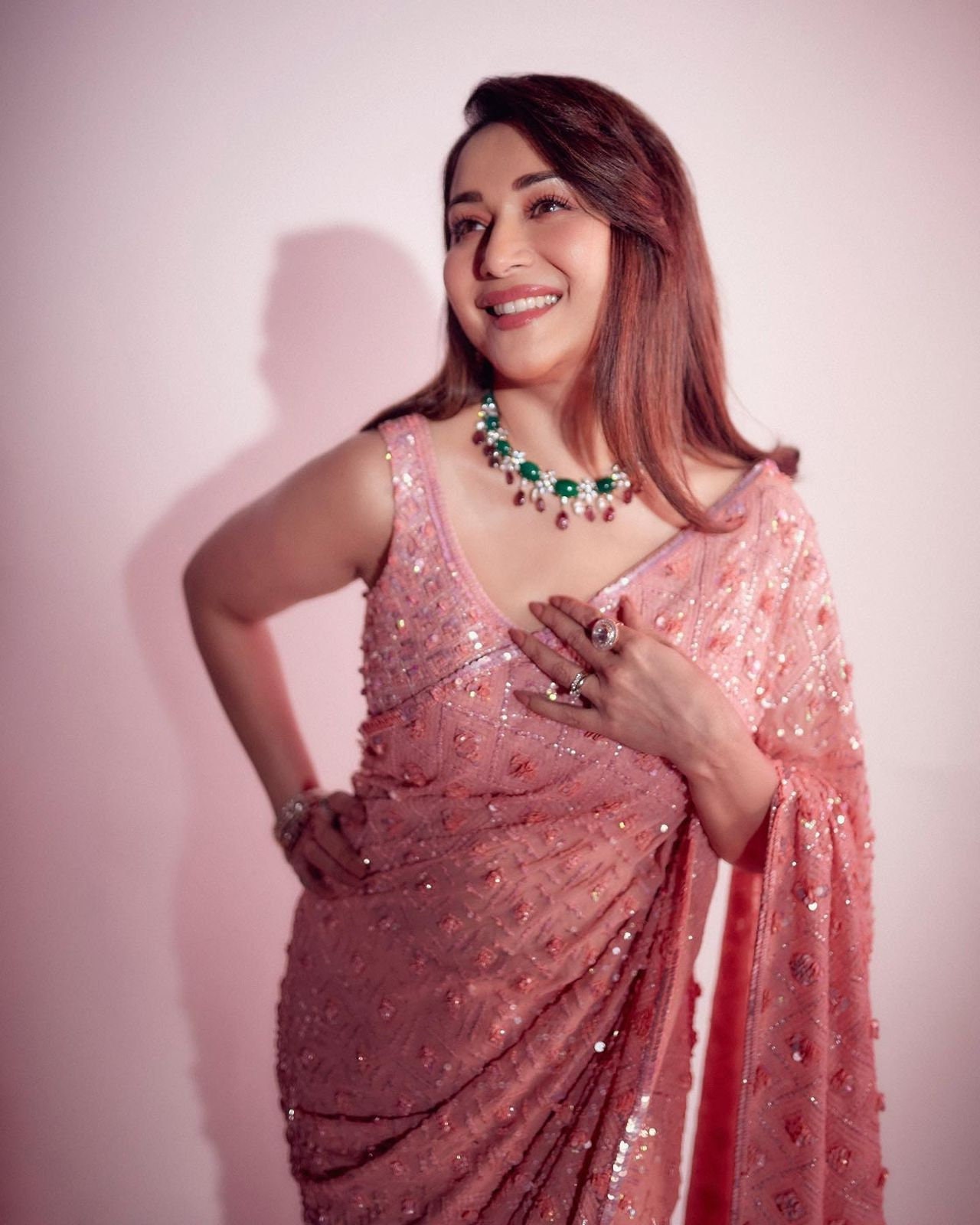 Light pink saree matching deals jewellery