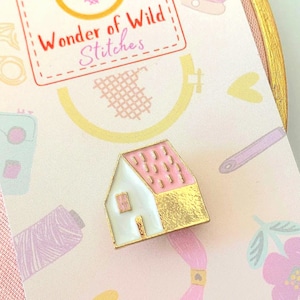 Kleines Haus Rosa Nadelmagnet Emaille Magnetischer Nadelhalter Geschenk für Sticker Geschenk für Kreuzstich-Liebhaber Geschenk zum Muttertag