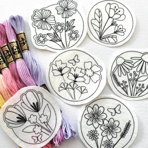 Floral Stick und Stitch Stickerei Patch für T-Shirt, Handstickerei Wildblumen Design, Wash Away Stickerei Patch, Stickerei Kit Geschenk