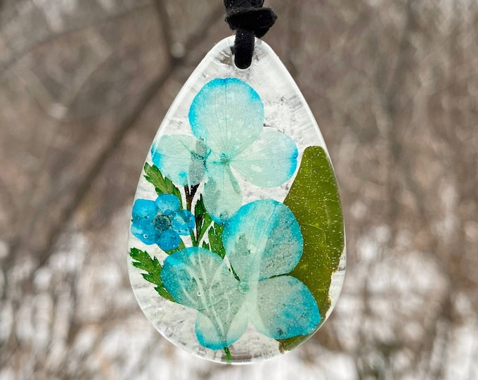 Necklace Pressed Flowers Milky Quartz Blue Hydrangea Healing Crystals Teardrop Resin Pendant Handmade