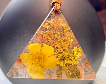 Real Buttercup Necklace Wildflowers Triangle Buttercup Pressed Flower Sunstone, Resin Pendant Necklace, Healing Crystals, Gift For Friend