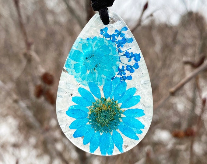 Necklace, dried flowers, wildflowers, teardrop, resin pendant, handmade