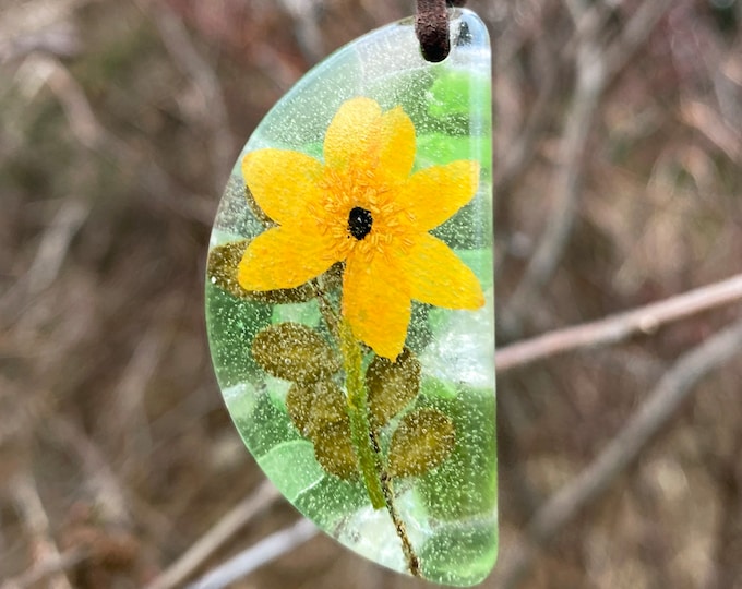 Necklace real flowers, Seaglass marigold flower, resin pendant handmade