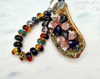 Mussel Shell Keychain Unique Jewelled Handcrafted Clam Shell Key Chain