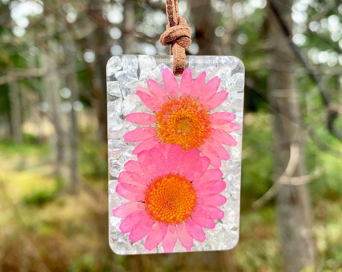 Necklace pressed flowers, pink daisies, daisy, flower, pendant, handmade
