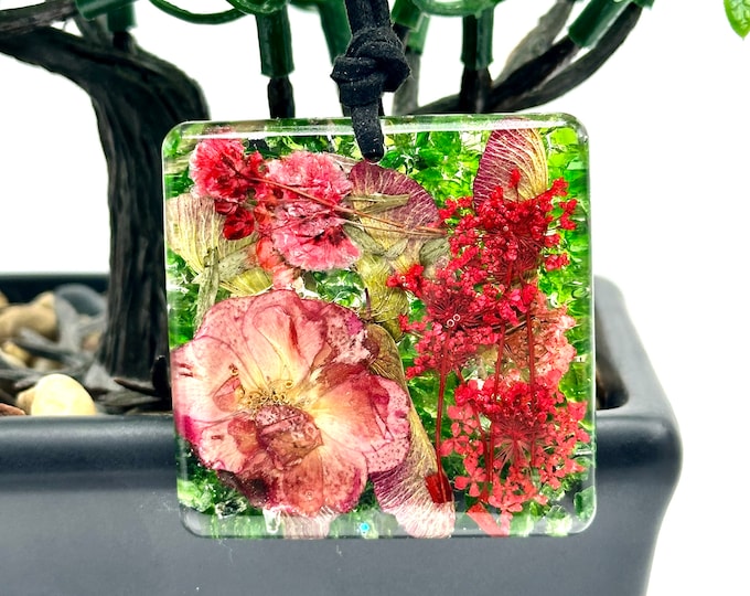 Necklace pressed flowers, diopside, red rose, flower, healing crystals, resin pendant, handmade