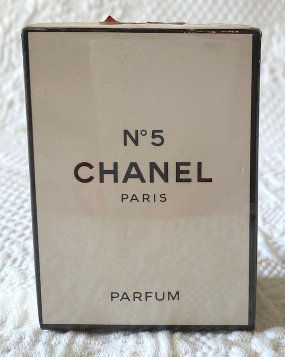 BEIGE東京×CHANEL コラボ フェーブ N°5 限定8/50個 Vintage Chanel No 5 Pure Perfume, July 1981 Issue (EMB 93055C/83P