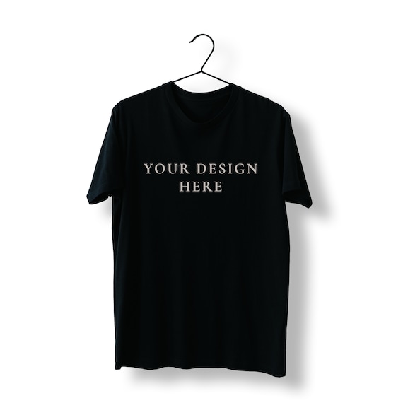 T-shirt bianca e nera personalizzata con il tuo design Italia