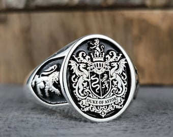 Anillo personalizado con escudo familiar, anillo de sello del duque de Astor, joyería heráldica con león y dragón grabados en profundidad, anillo de plata esterlina con escudo de armas para él.