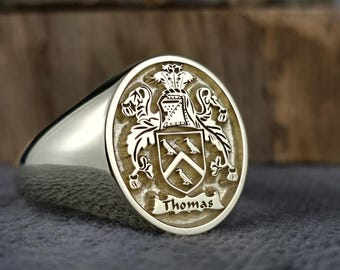 Custom Family Crest Ring, Personalized Gold Coat of Arms Signet Ring, Deep Engraved Heritage Jewelry, Thomas Surname Ring