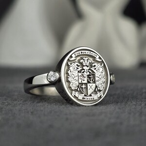 Silvervapenring, personlig signetring med stenar - Familjevapensmycken / Personlig heraldisk ring - Härkomstgåva för män