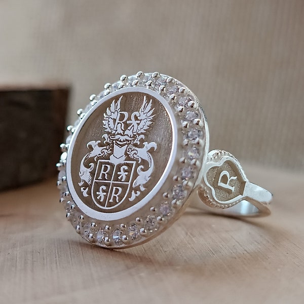 College Ring, Class Ring, Personalized Gift, Graduation Gift, Graduation Ring, University Ring, Family Ring,Coat of Arms Logo Ring