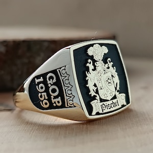 Family Crest Ring, Personalized Gold and Signet Ring, 10K Gold, 14K Gold, 18K Gold, Family Crest Ring-Coat of Arms