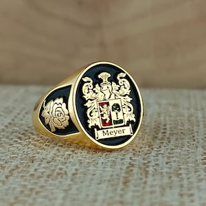 Gold Family Crest Ring - Custom Coat of Arms Signet Ring, Personalized Gold Signet Ring - Family Heritage Jewelry, Custom Coat of Arms Ring
