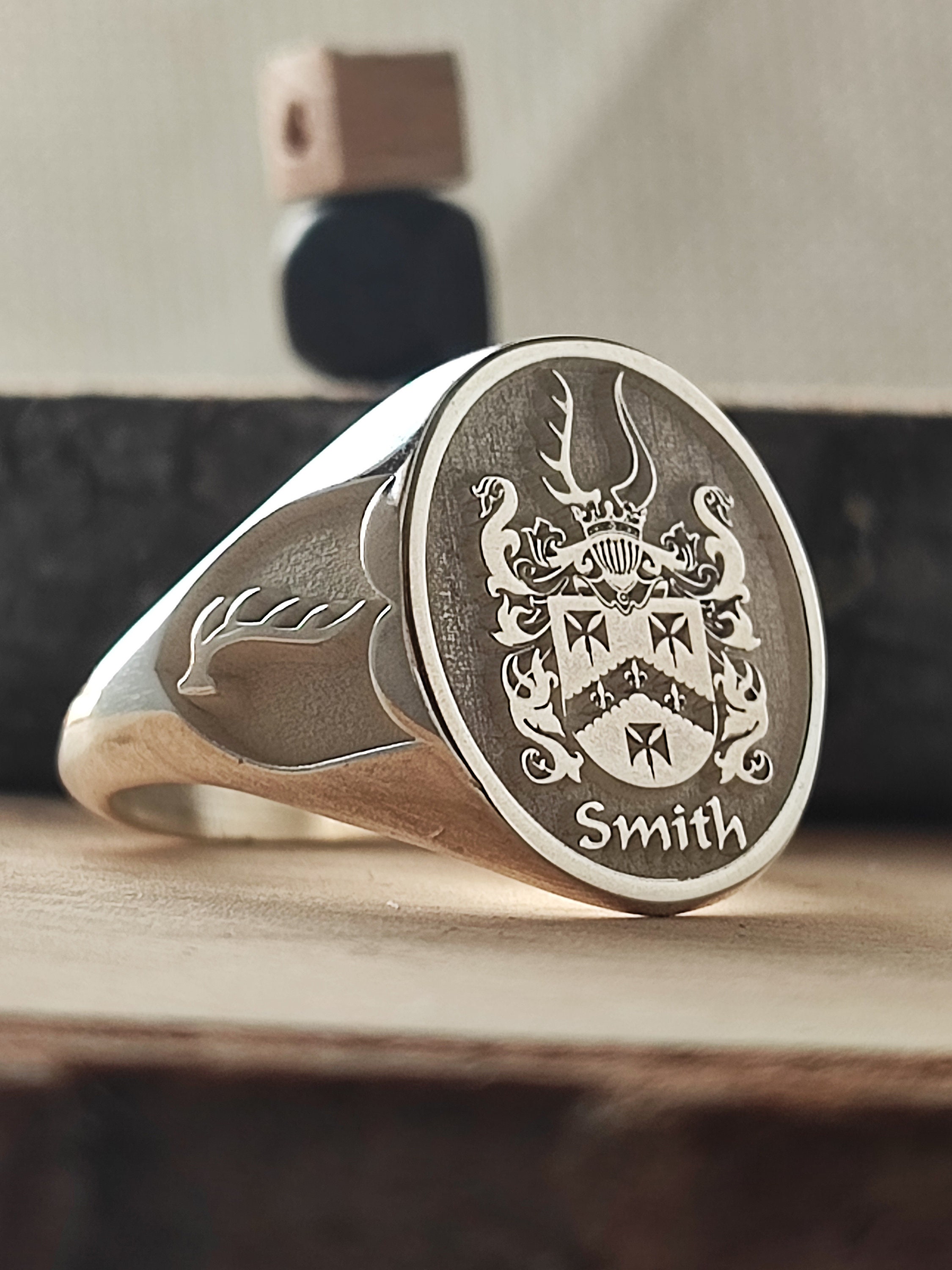Smith family crest ring best sale