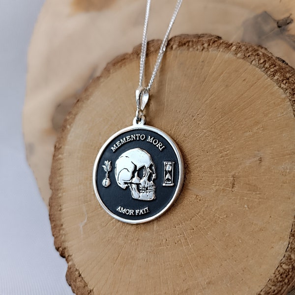 Memento Mori Amor Fati Silver Neckace, Personalized Memento Mori Pendant,Dainty Amor Fati Jewelry,Skull Coin Pendant, Stoic Silver Necklace