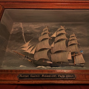 Vintage Nautisches Schiff in einer Flasche / Vitrine - handgefertigt in Großbritannien im Jahr 1986 - Flying Cloud auf Kap Hoorn