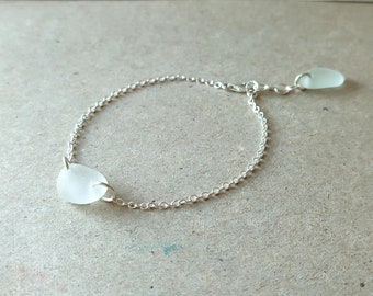 White sea glass bracelet - A simple silver bracelet - Genuine white sea glass - Work bracelet - Minimalist bracelet - beach jewel