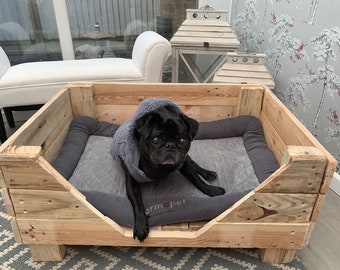 Raised Pet/Dog Bed Rustic made from reclaimed Pallet Wood